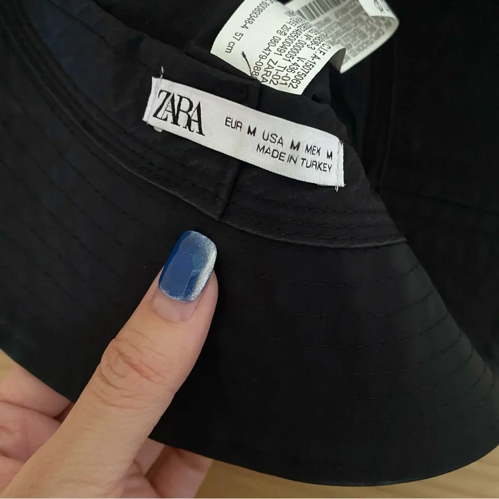 Zara water repellent bucket hat black - Picture 4 of 5
